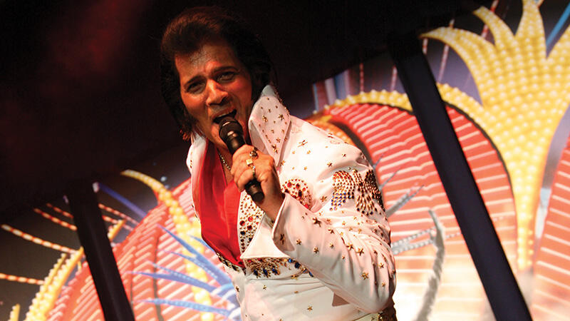 Award-Winning Elvis Performer Has Fans All Shook Up